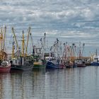 Krabbenkutter im Hafen von Büsum