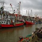 Krabbenkutter im Hafen von Neuharlingersiel