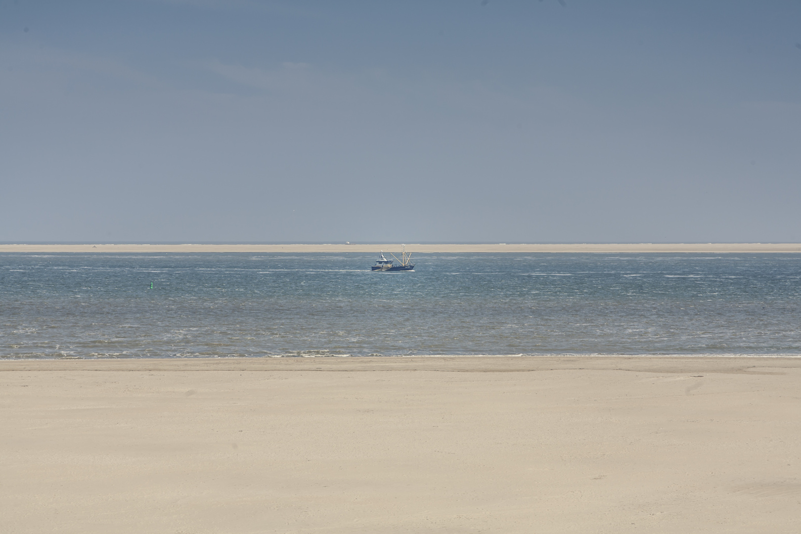 Krabbenkutter im Wattenmeer