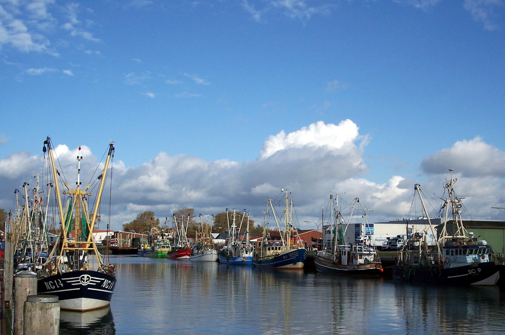 Krabbenkutter in Büsum, Herbst 2009