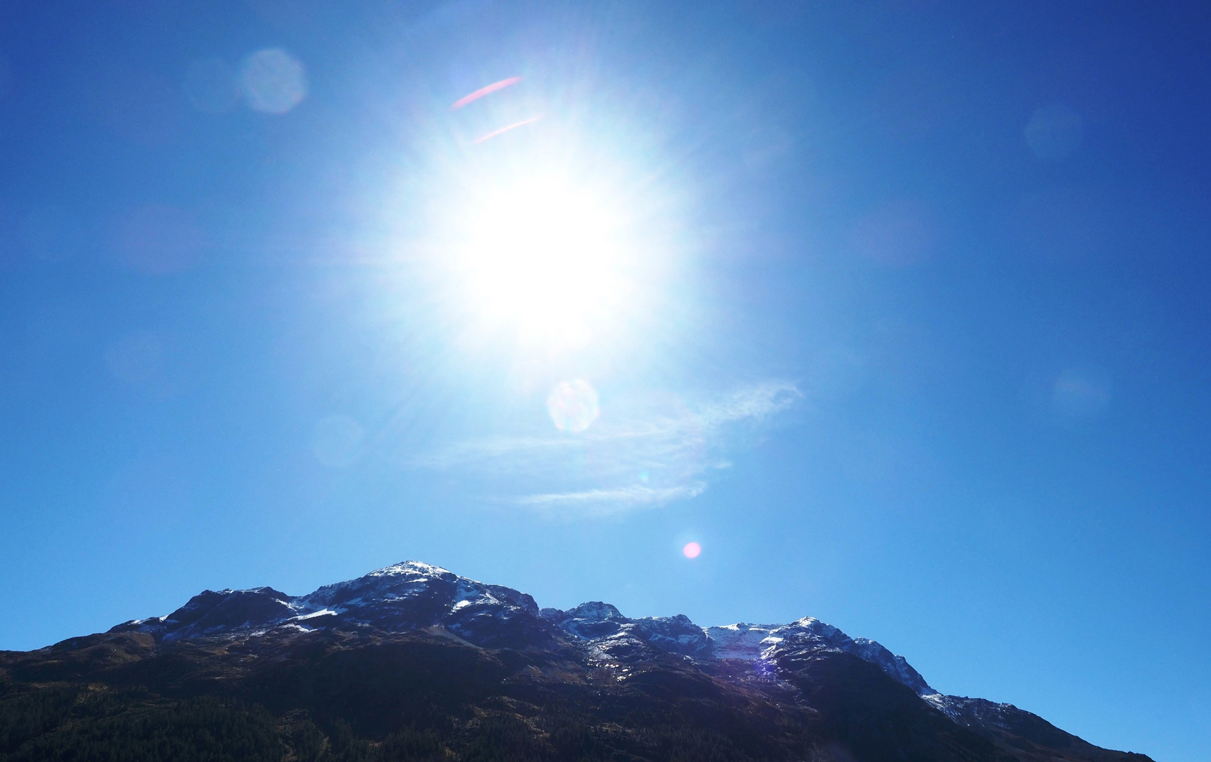 Kräftig scheint die Herbstsonne