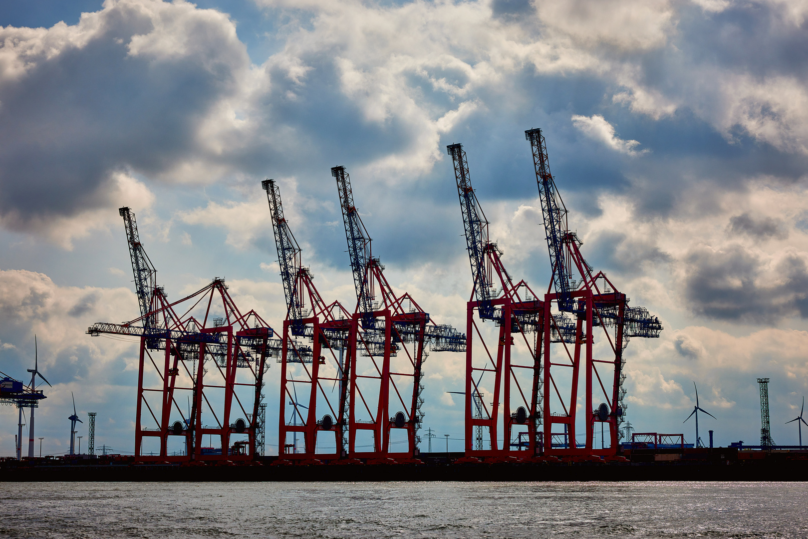 Kräne im Hafen von Hamburg