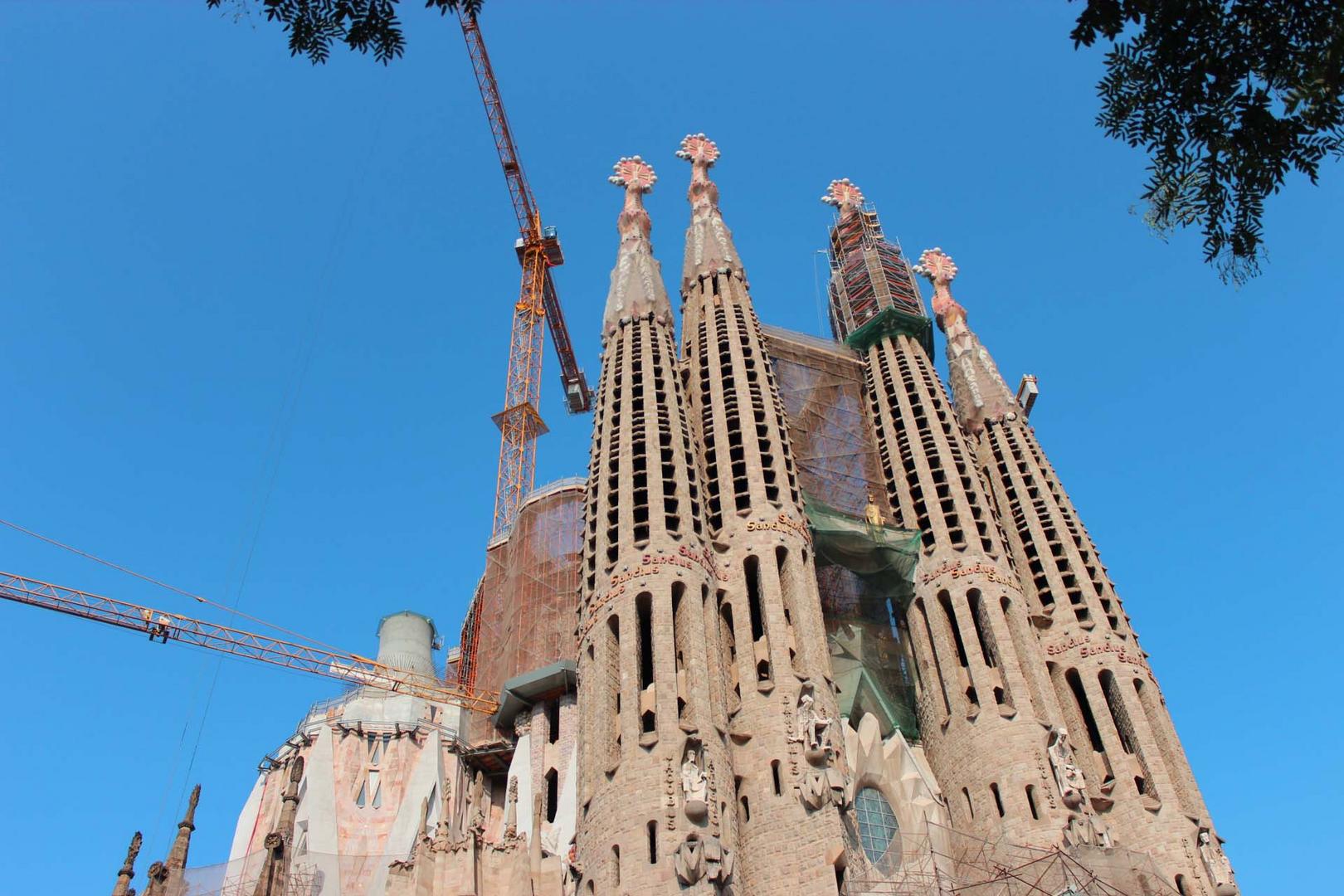 Kräne und Sagrada Familia 1
