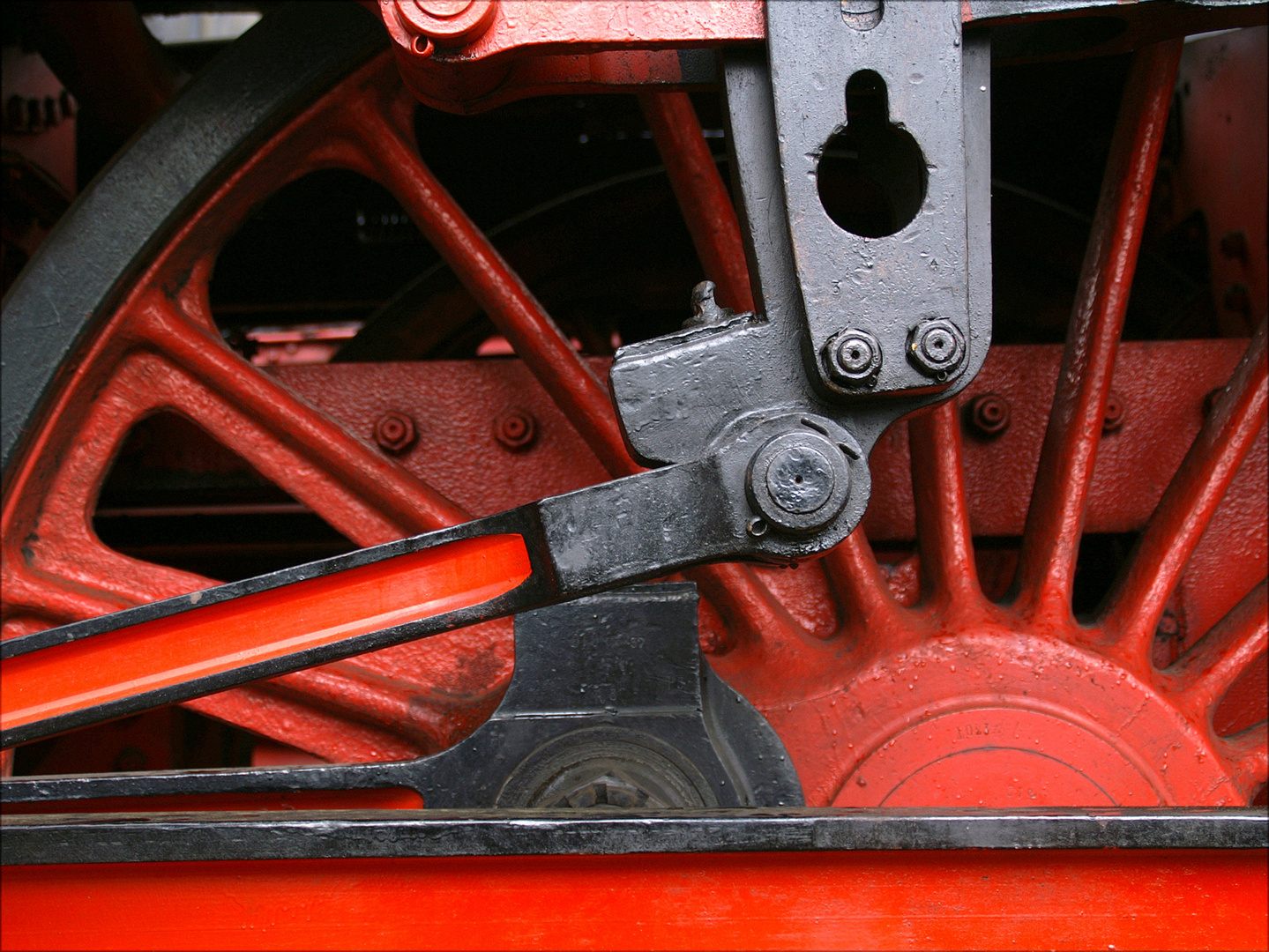 Kraftpaket in Schwarz-Rot