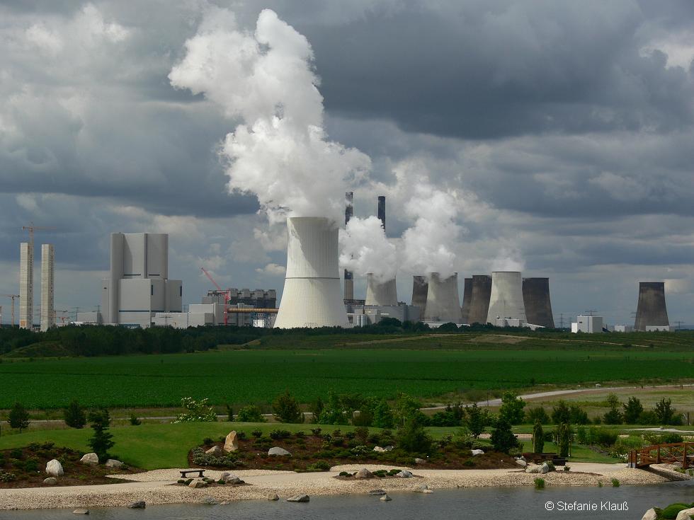 Kraftswerkshimmel - "Kräftemessen" zwischen Natur und Energiegewinnung