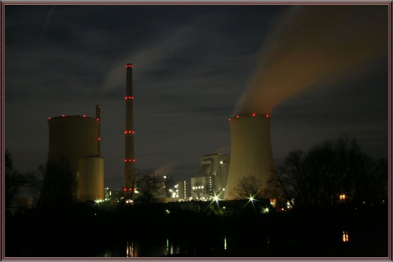 Kraftwerk am Abend