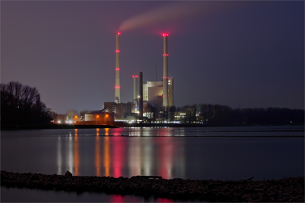 Kraftwerk am Rhein