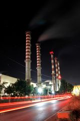 Kraftwerk bei Nacht