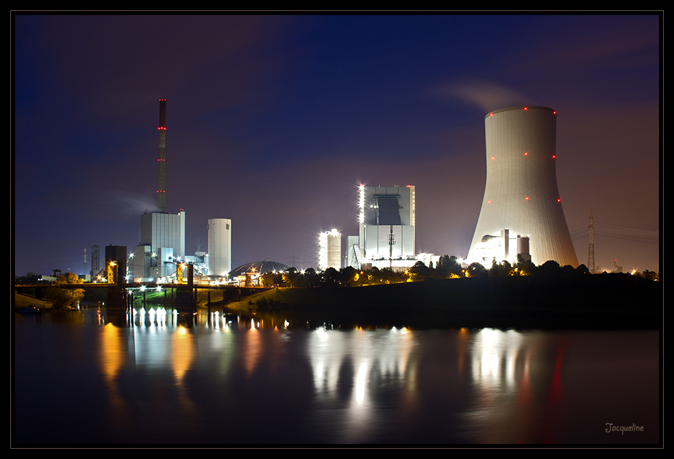 Kraftwerk Duisburg Walsum bei Nacht