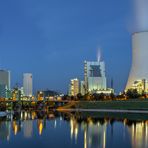 Kraftwerk Duisburg Walsum zur frühen blauen Stunde