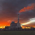 Kraftwerk im Abendlicht