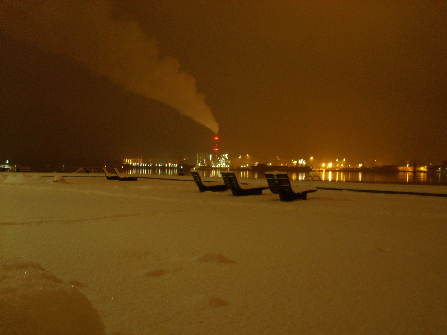 Kraftwerk im Winter