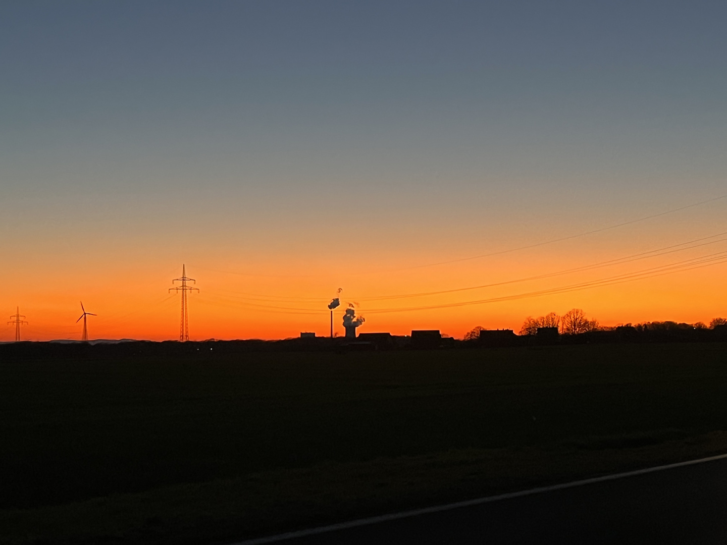 Kraftwerk in der Abendsonne