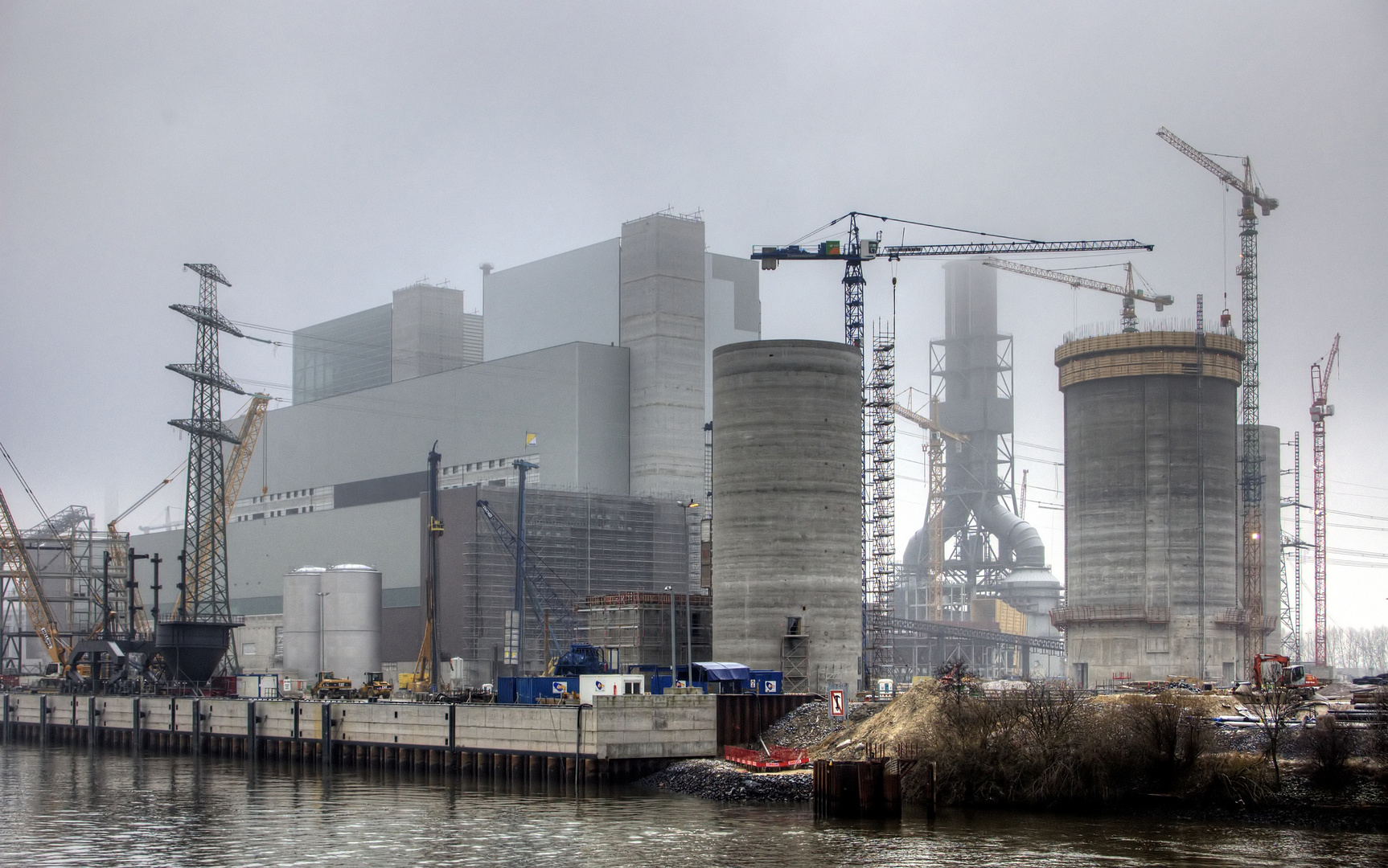 Kraftwerk Moorburg im Nebel (1)