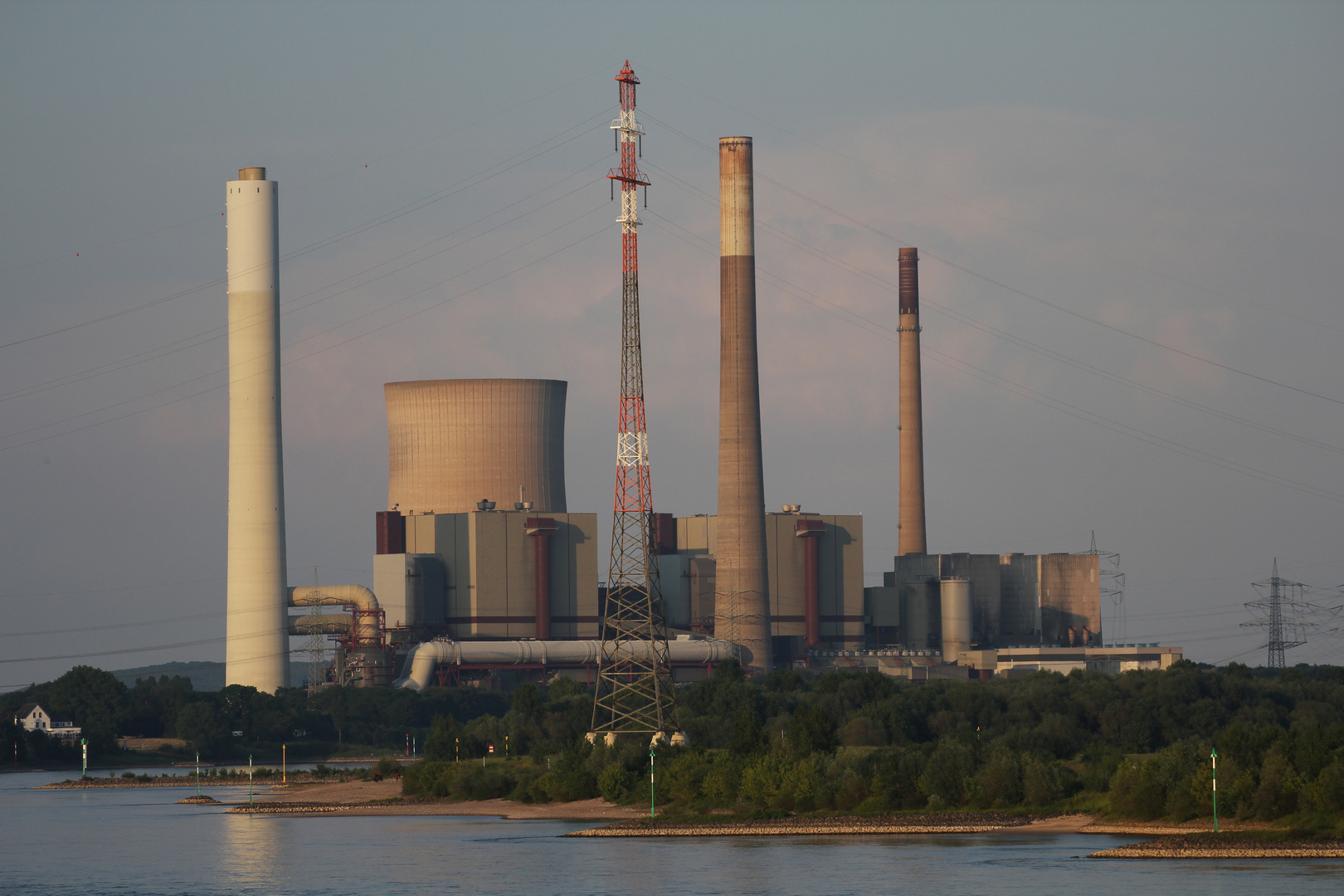 Kraftwerk Voerde im letzen Licht