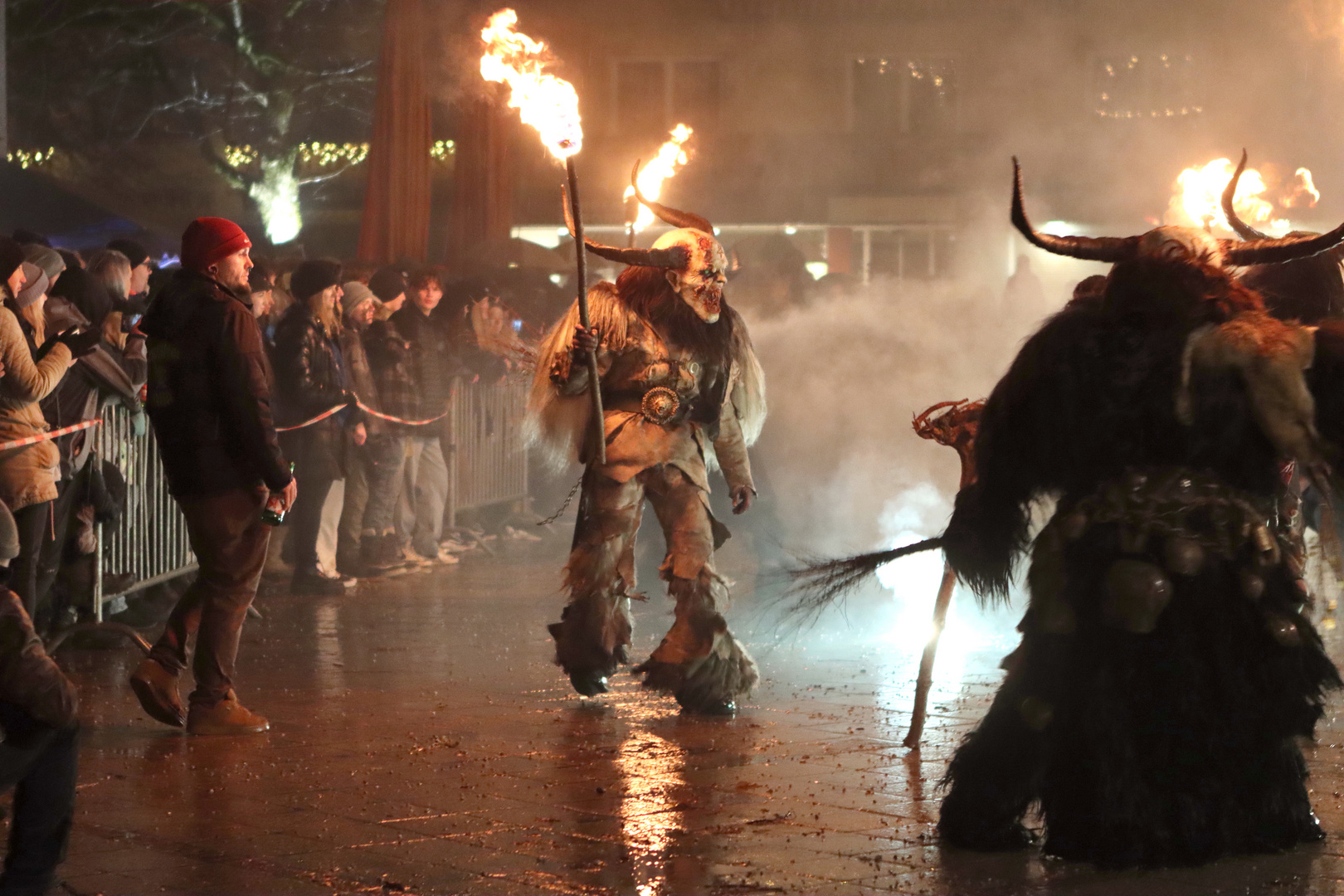 Krampusse in Kössen