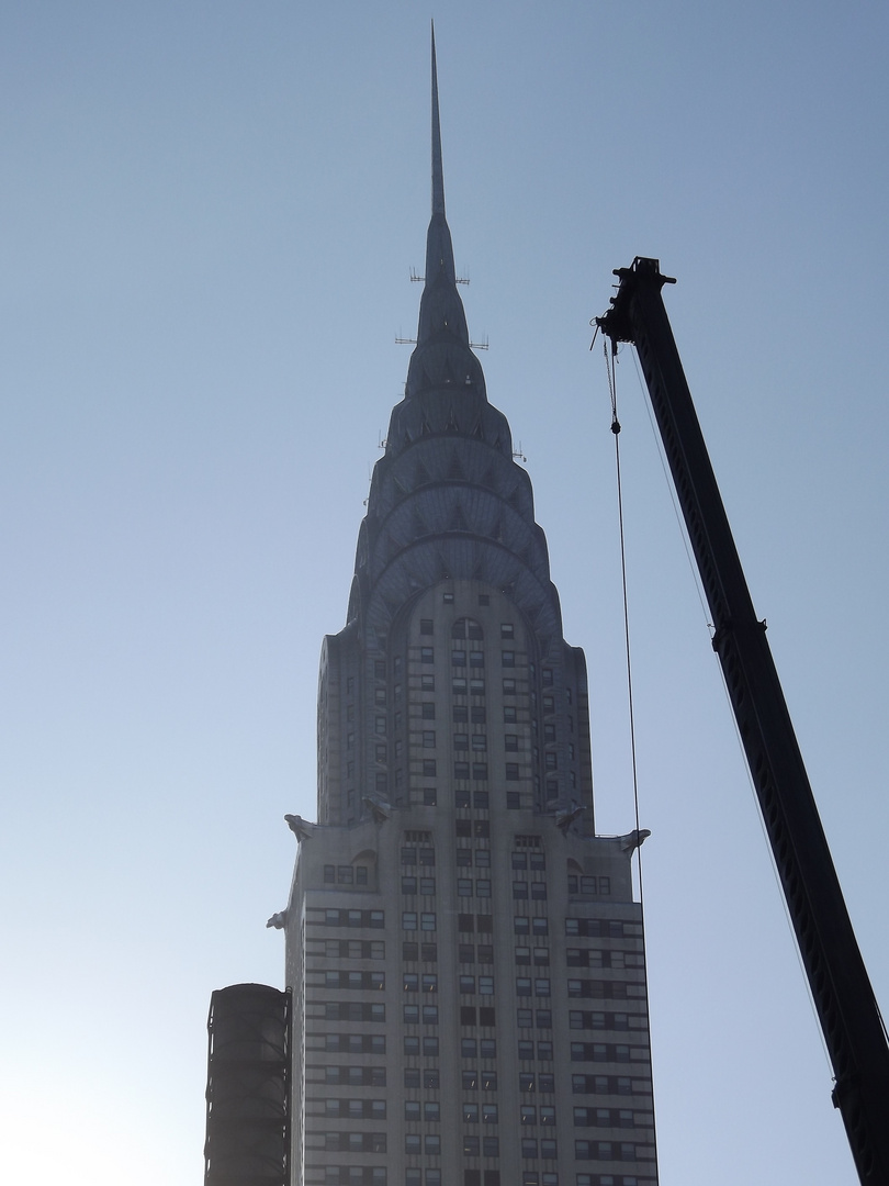 Kran am Chrysler Building in New York