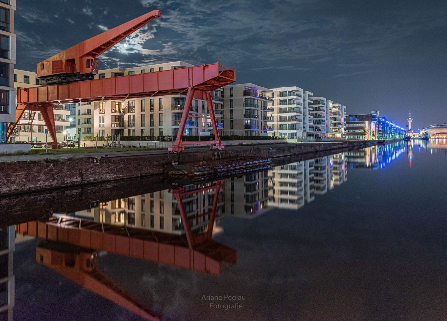 Kran beim Neuen Hafen