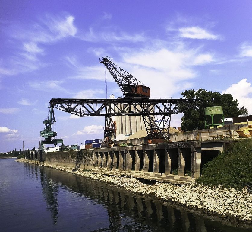 Kran im Gernsheimer Hafen