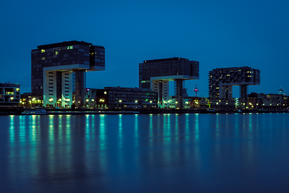 Kranhäuser Köln bei Nacht