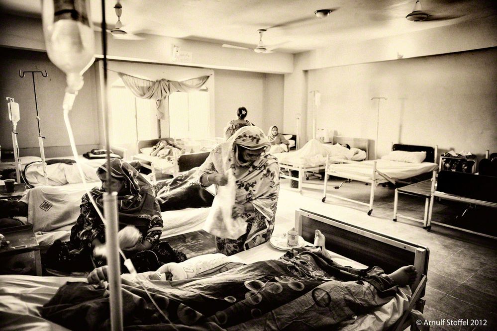 Krankensaal Frauen im Nazir Hussain Hospital Karachi
