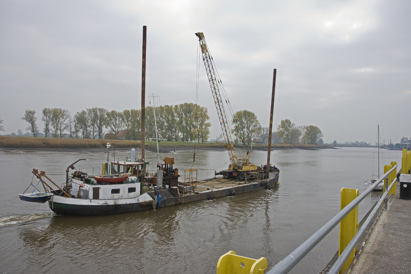 Kranschiff auf der Hunte