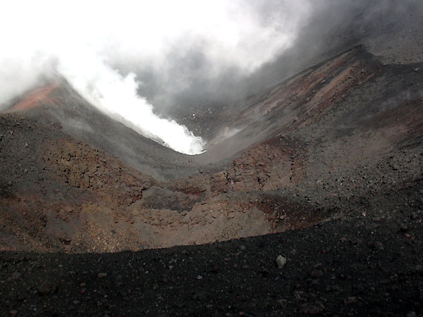 Krater des Ätna´s vom letzten Ausbruch