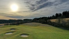 Kraterlandschaft am Golfplatz