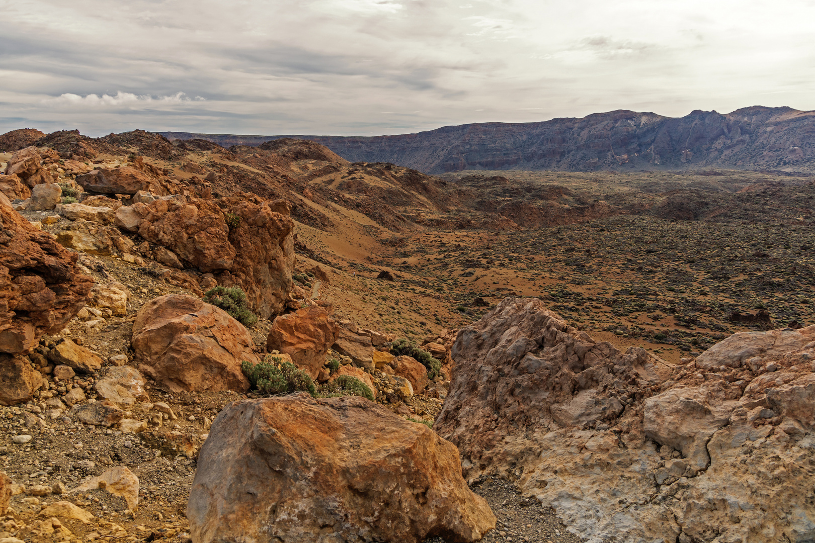 Kraterlandschaft im Teide-Nationalpark, Teneriffa