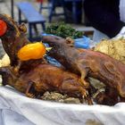 Kreaturen - Laokoon Gruppe aus frittierten Meerschweinen