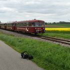 Krebsbachtalbahn bei der Überführung des "Roten Flitzers" Richtung Hüffenhardt 30.4.2023