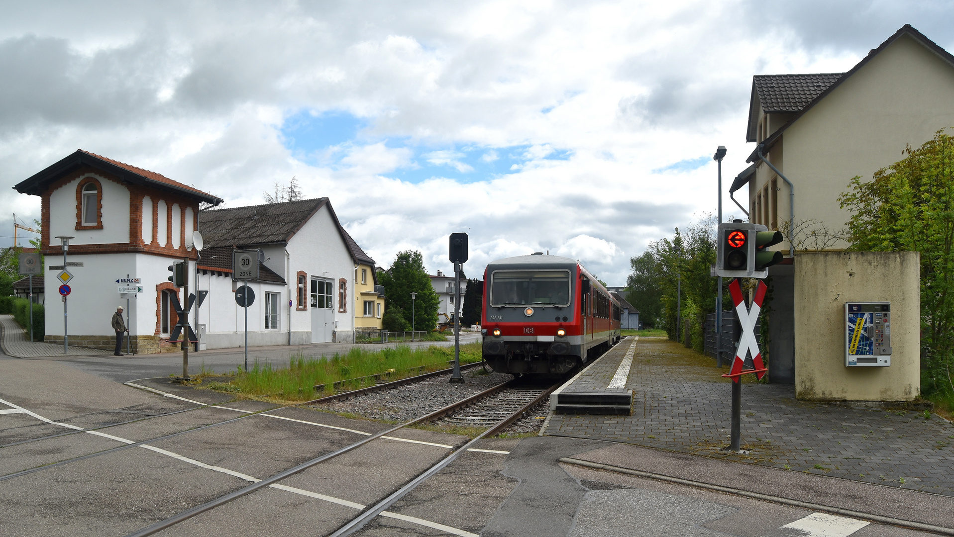 Krebsbachtalbahn im Bf Neckarbischofsheim Stadt 1.5.2024