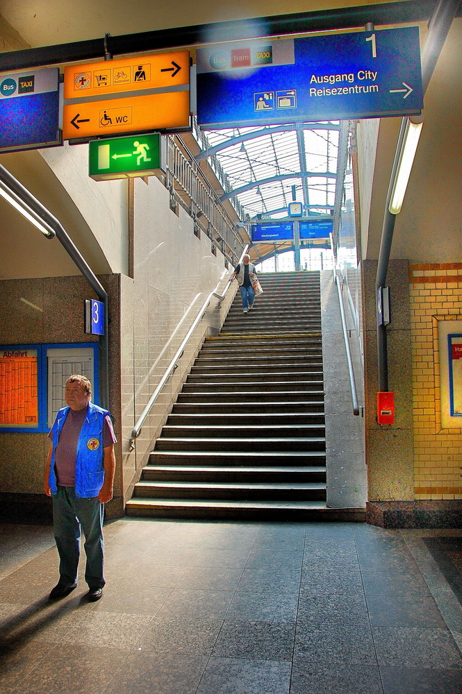 Krefeld Hbf, Bahnsteig 1