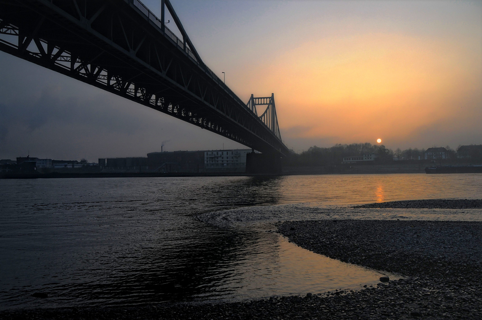 Krefeld-Uerdingen    Rheinbrücke