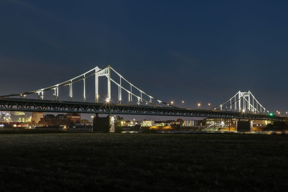 Krefeld-Uerdinger Brücke