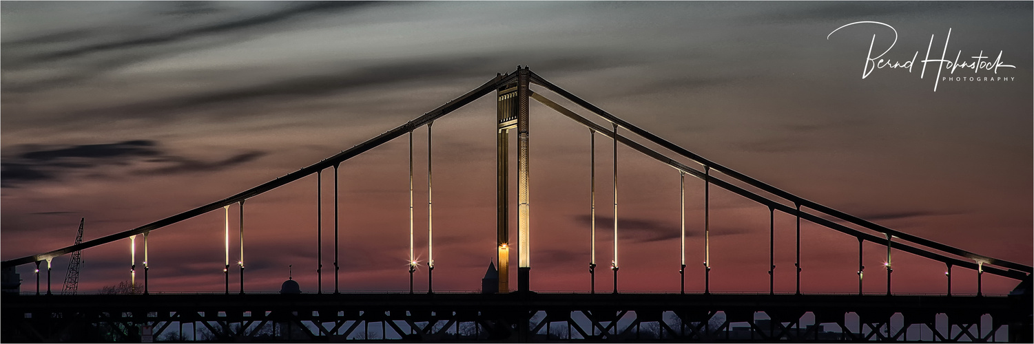 Krefeld-Uerdinger-Brücke ......