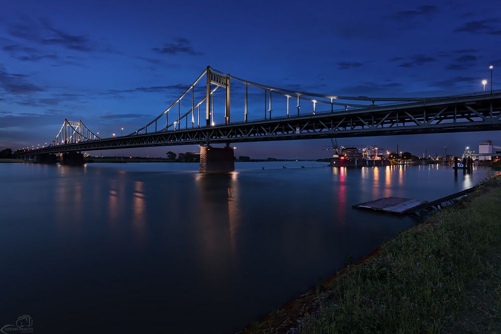 Krefeld-Uerdinger Brücke