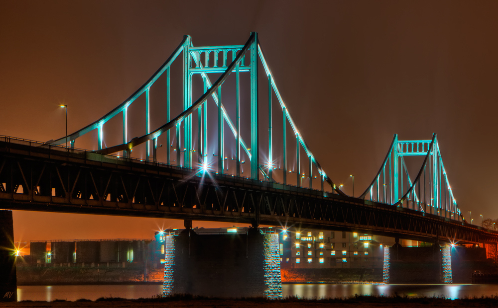 Krefeld-Uerdinger Brücke