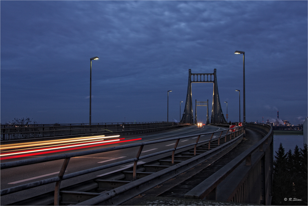 Krefeld-Uerdinger Brücke