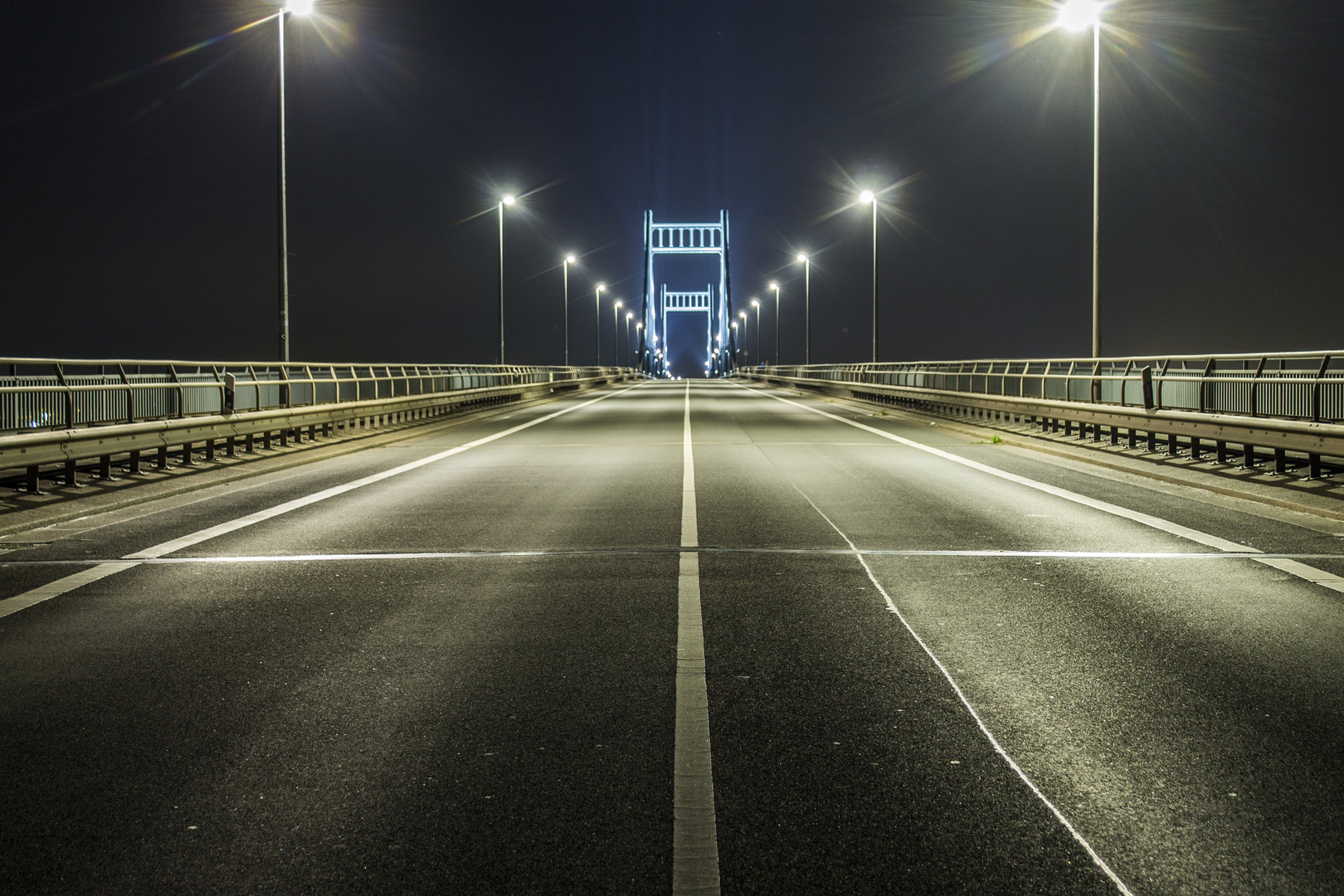 Krefeld-Uerdinger Brücke at Night