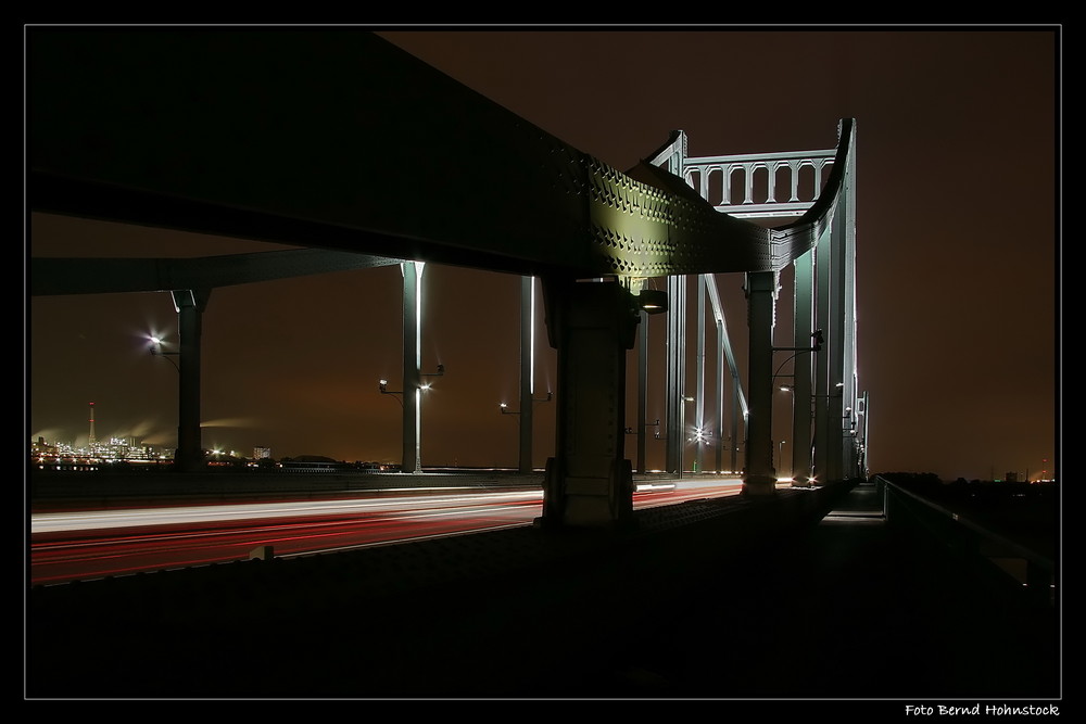 Krefeld-Uerdinger Rheinbrücke ...