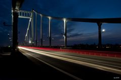 Krefelder Brücke bei Nacht