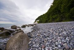 Kreidefelden und Kiesstrand