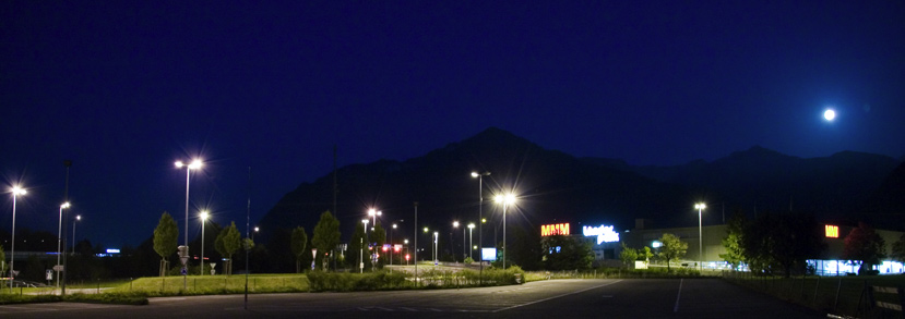 Kreisel Länderpark bei Vollmond