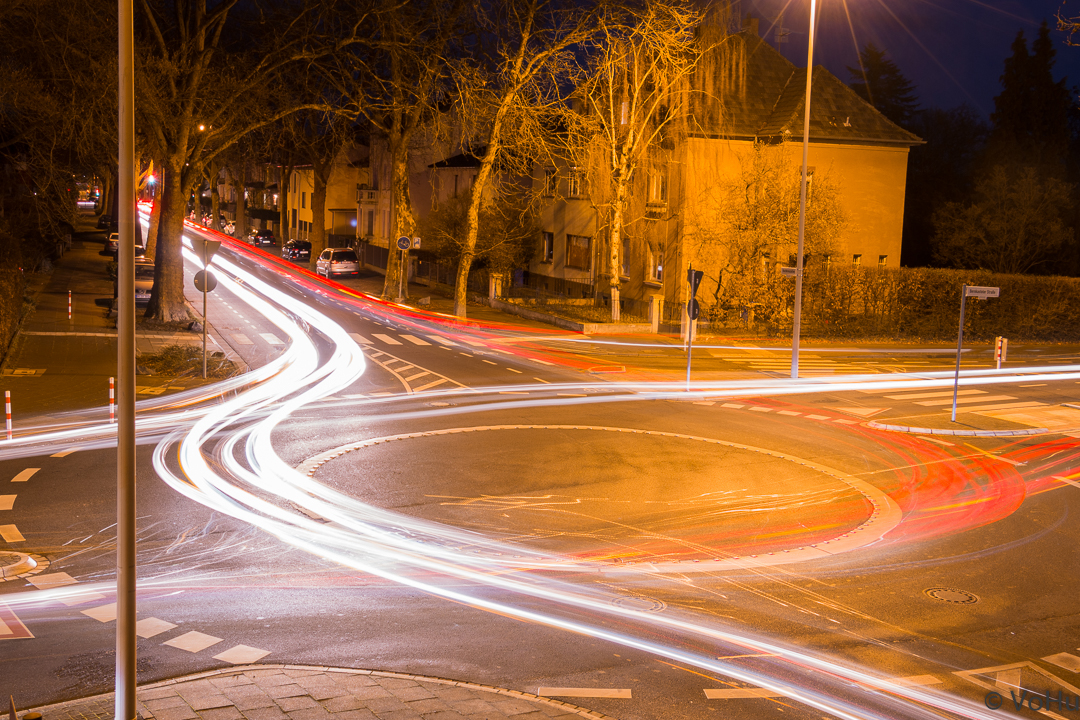 Kreisverkehr bei Nacht-1