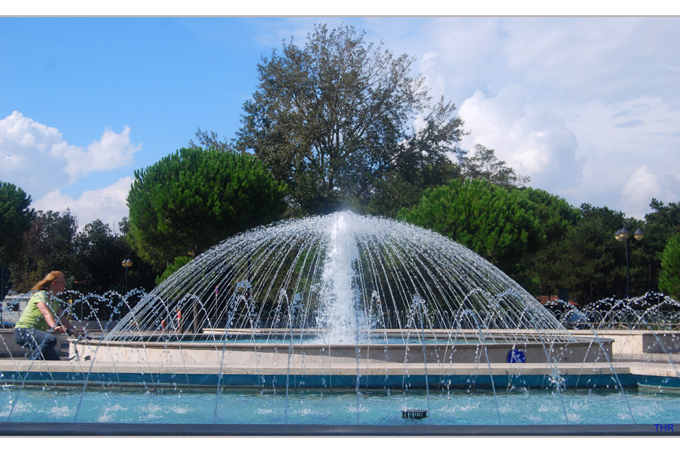 Kreisverkehr im Brunnen