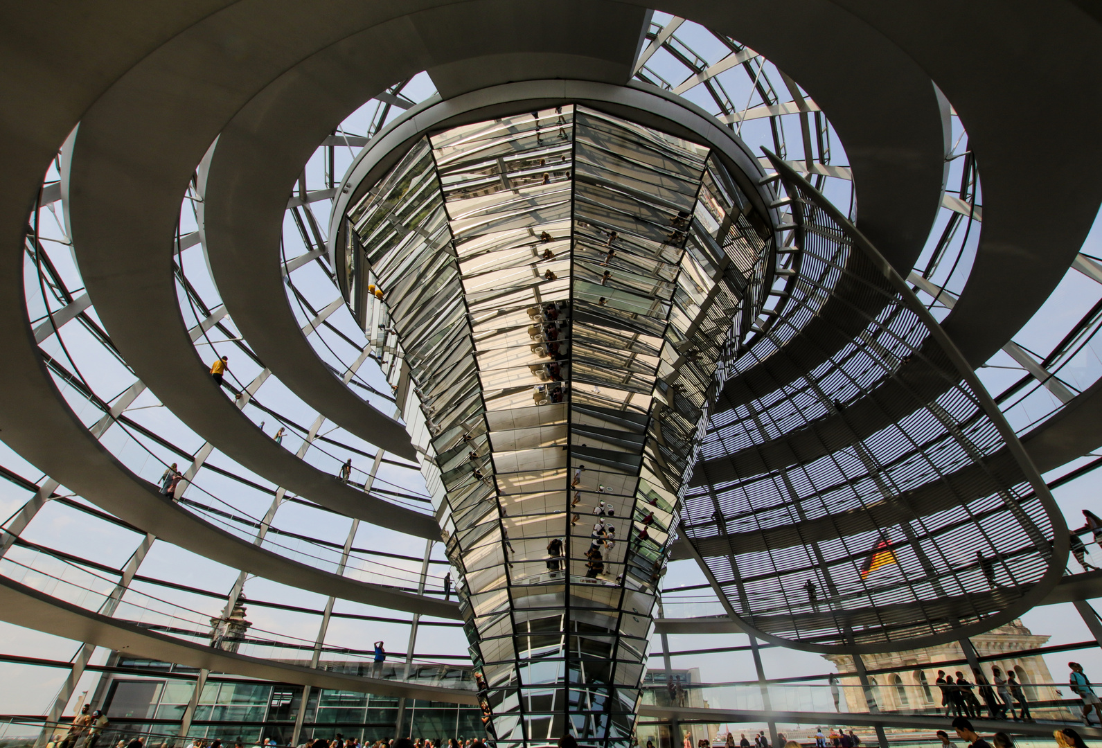 Kreisverkehr im Reichstag