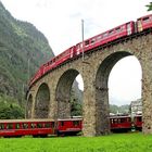 Kreisviadukt der "Rhätischen Bahn" in Brusio im Puschlav. (2) (CH)