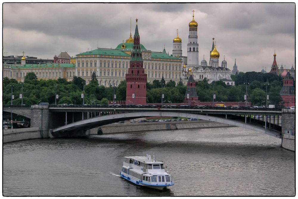 Kreml und Mariä-Verkündigungs-Kathedrale am Ufer der Moskwa