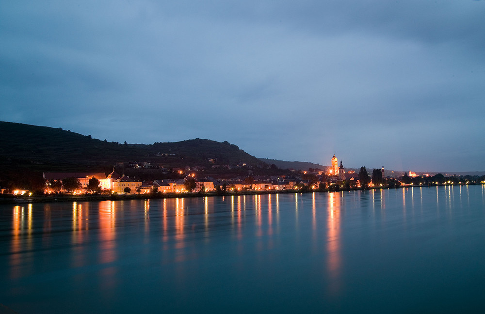 Krems bei Nacht